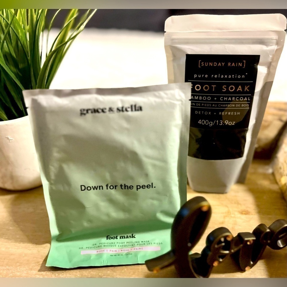 🖤SELF CARE! Grace & Stella foot peel mask AND Sunday Rain relaxation foot soak.